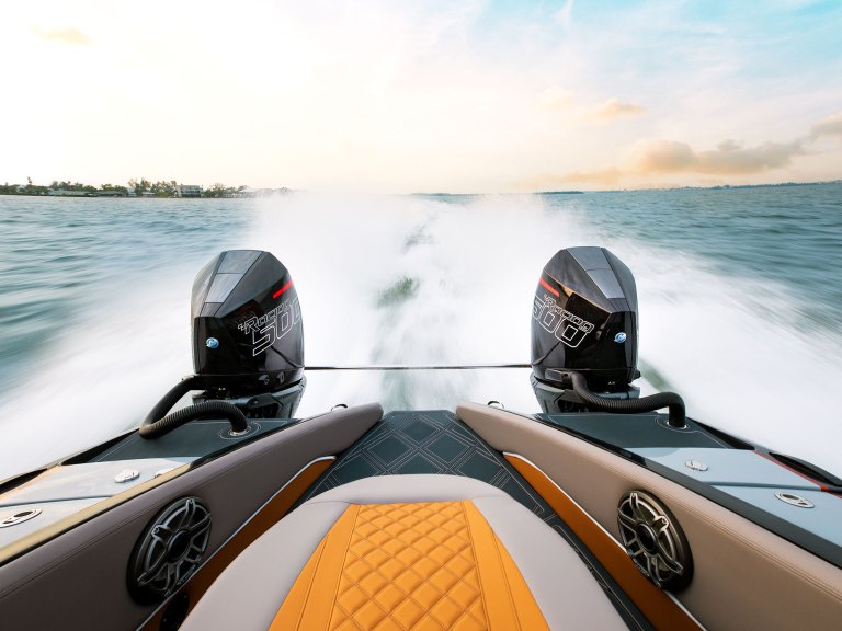 BTG326-Mercury-Racing-500r-1 Twin Mercury Racing outboards