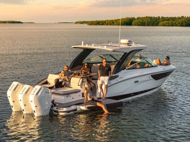 Sea Ray SLX 360 OB