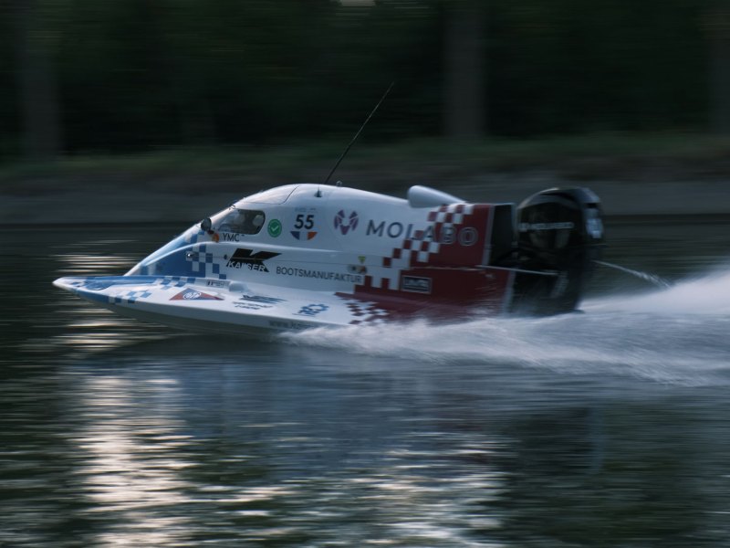 Molabo race boat