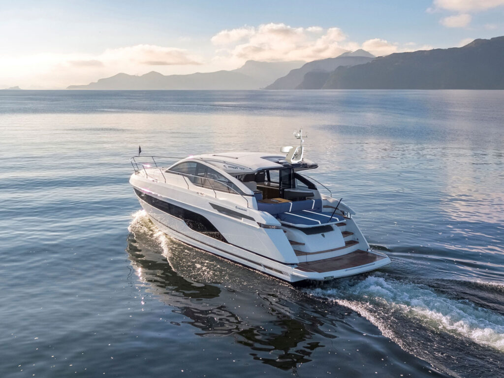 Fairline Targa 47 GT on the water