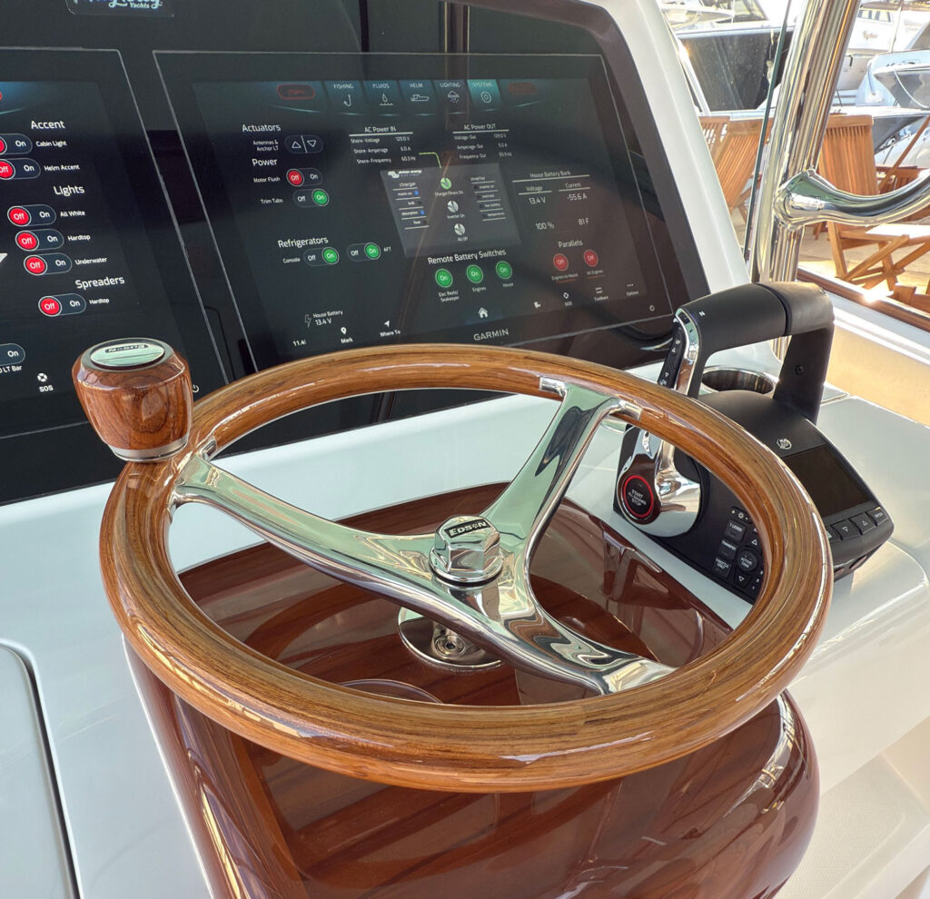 Mag Bay 38 Center Console helm