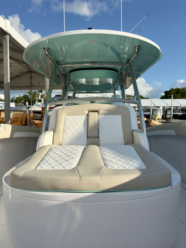 Mag Bay 38 Center Console bow seating