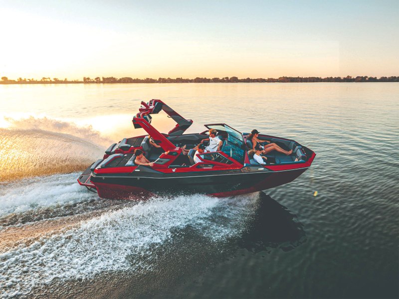 MasterCraft X22 on the lake
