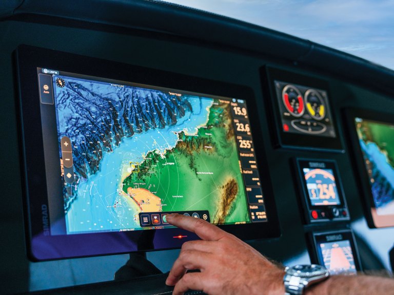 Simrad NSO 4 at the helm