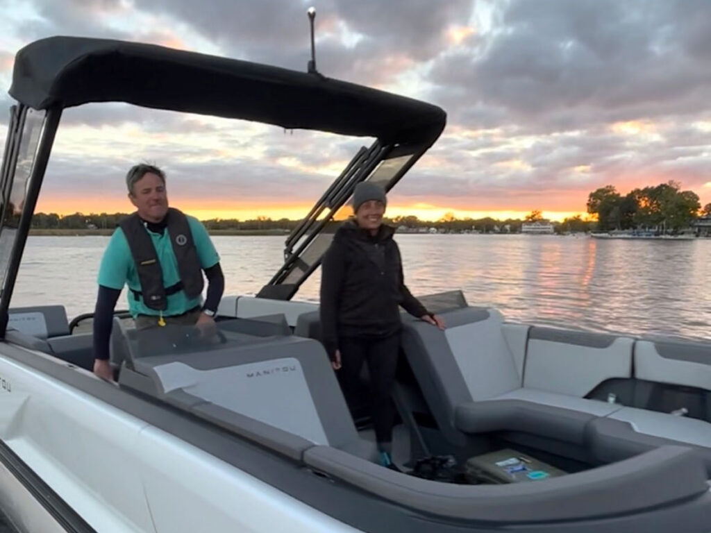 Docking a pontoon boat