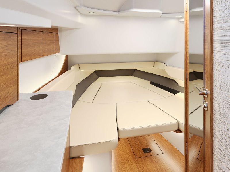 Tiara 35 LS berth
