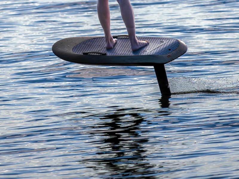Making smooth turns on the Fliteboard