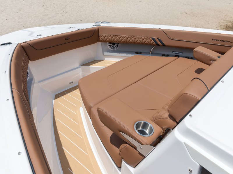 Regal 34 SAV bow seating