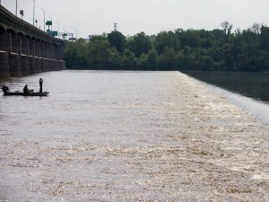 BTG626-The-Dock-Street-Dam-Sean-Simmers Boat near Dock Street Dam