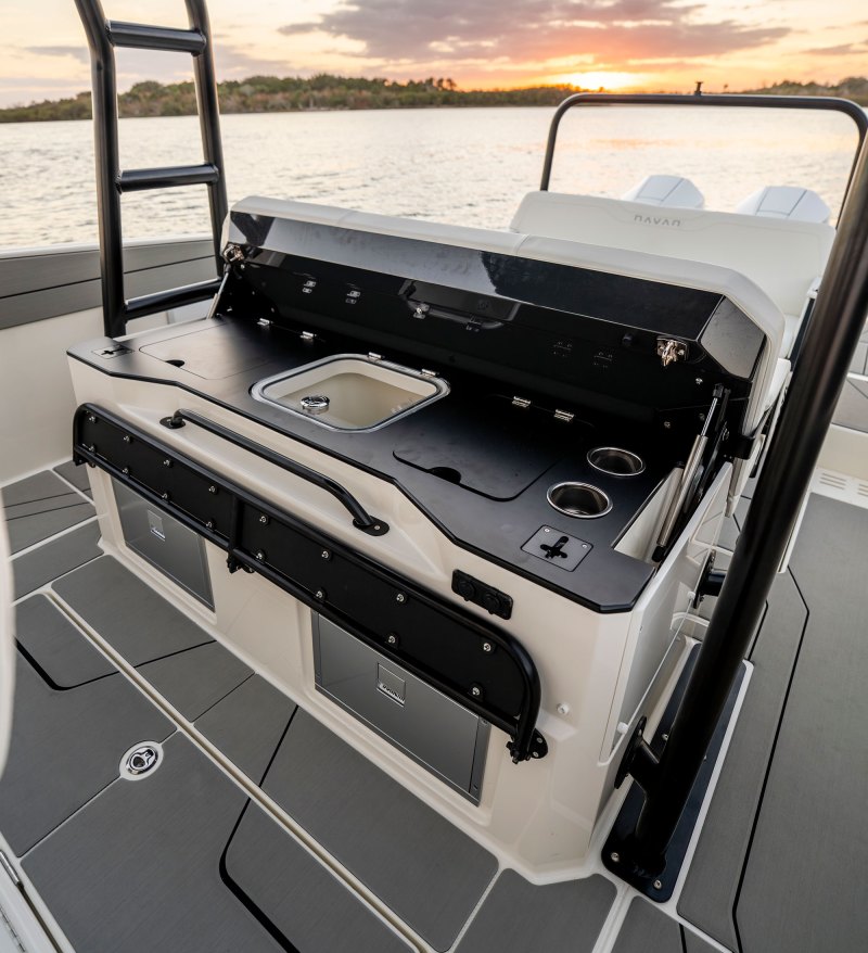 Navan T30 cockpit island