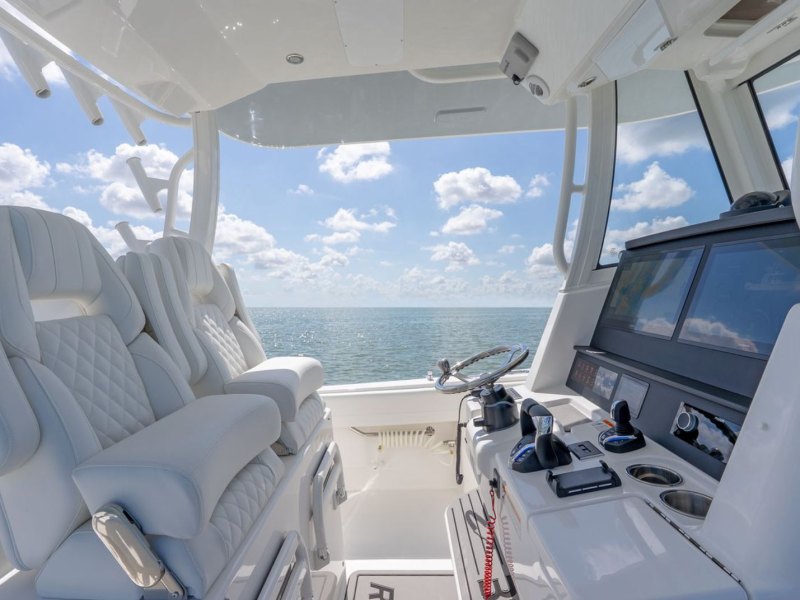 Regulator 31 helm