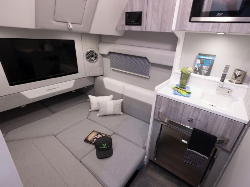 Formula 387 CCF cabin