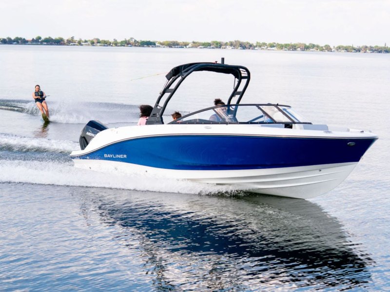 Bayliner V22 running