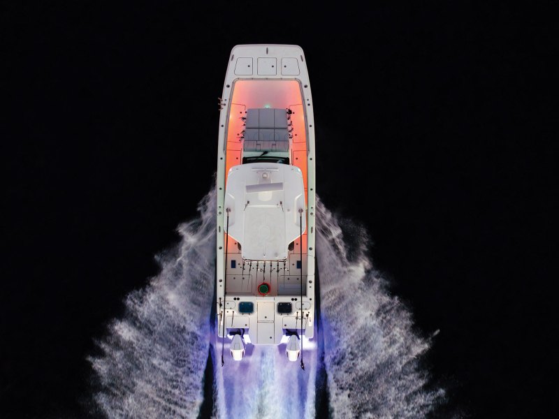 Aquila 36 Molokai overhead