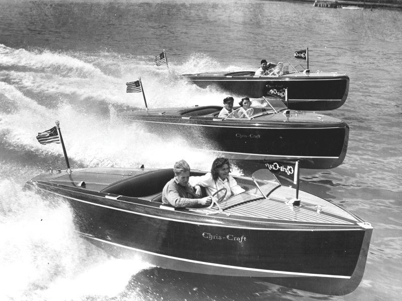 Antique Chris-Craft boats running