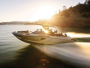 Centurion RS series on the lake