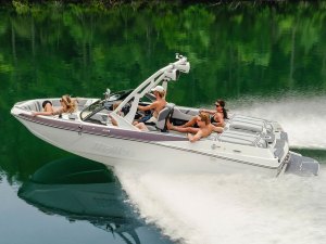 BTG926-Malibu-20VTX New Malibu 20 VTX on the lake