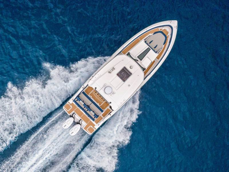 Monterey Elite 34 overhead