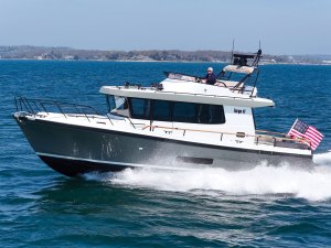 Targa 41 running inshore