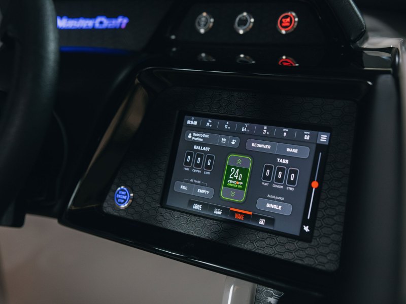 MasterCraft helm display