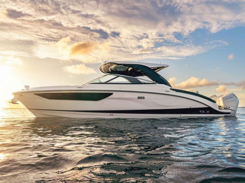 Sea Ray SLX 360