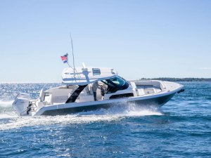 Tiara Yachts 35 LS